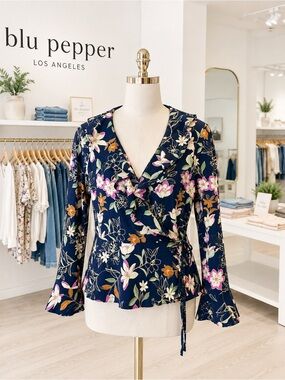 Blu Pepper Navy Floral Ruffle Wrap Peplum Blouse Bell Sleeve Large L